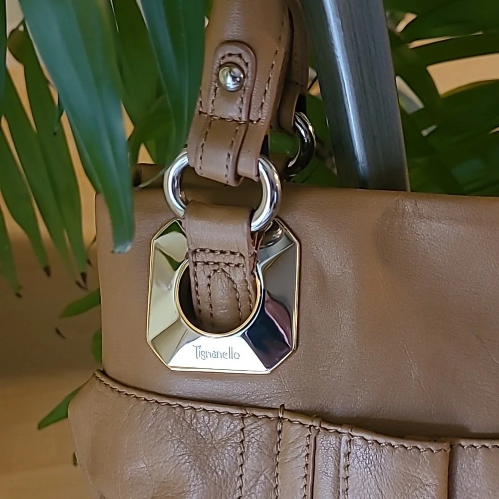 Tignanello Leather Tote Bag ❤️